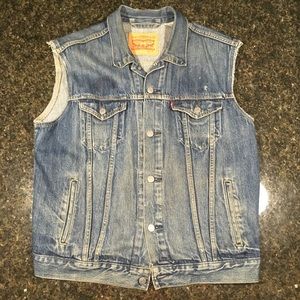 Levi’s Men’s Trucker Vest